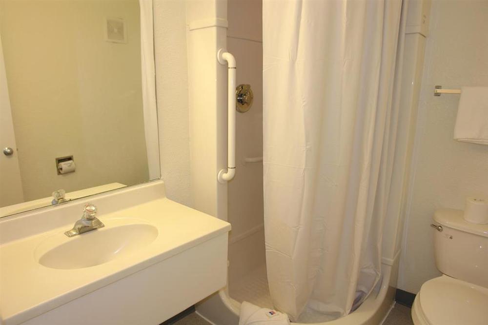 Park Inn By Radisson, San Jose Room photo